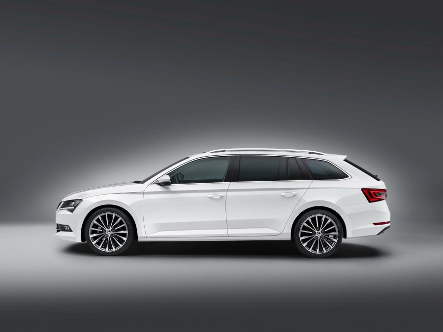  Skoda Superb Combi 2015 года  (фото 21 из 29)